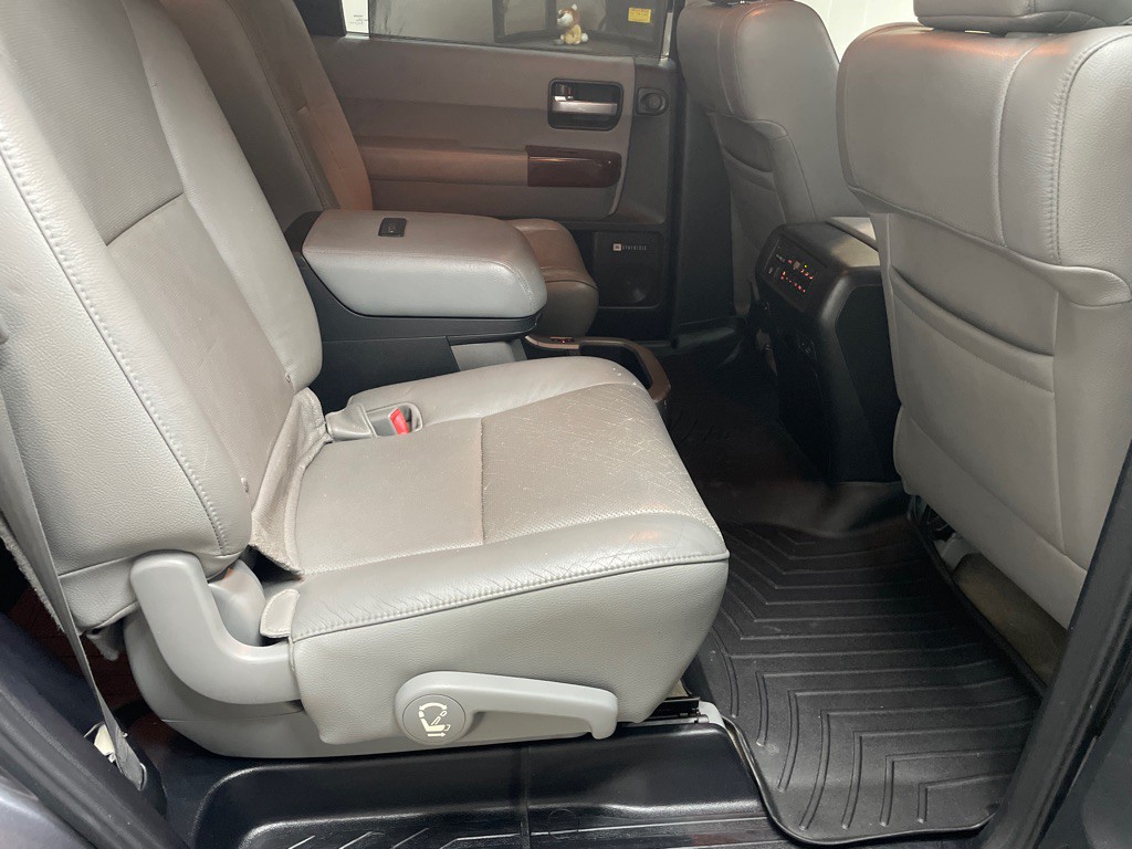 2011 Toyota Sequoia Image 41