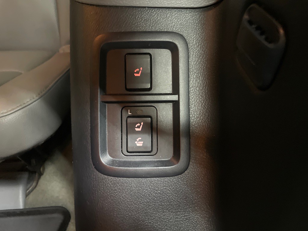2011 Toyota Sequoia Image 55