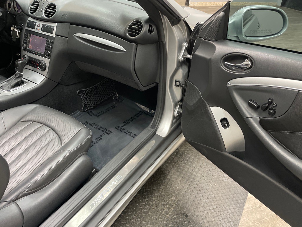 2005 Mercedes-Benz CLK-Class Image 40