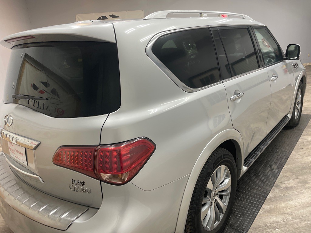 2015 INFINITI QX80 Image 9