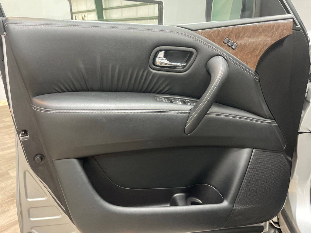 2015 INFINITI QX80 Image 15