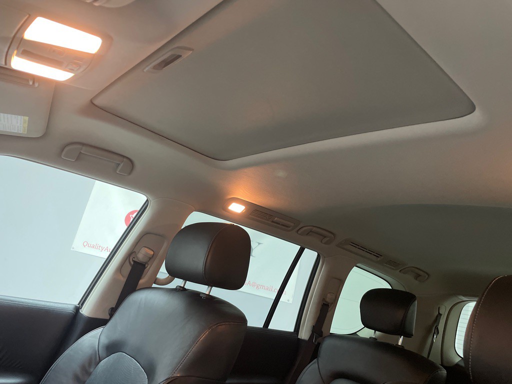 2015 INFINITI QX80 Image 29