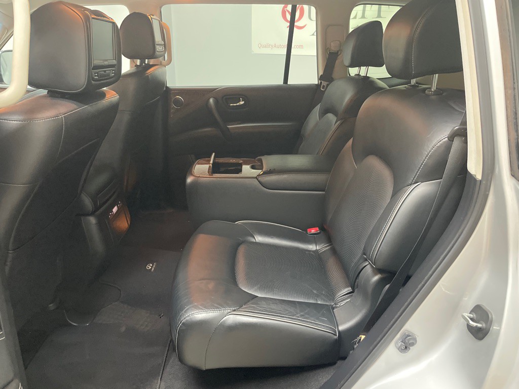 2015 INFINITI QX80 Image 32