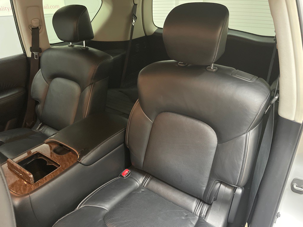 2015 INFINITI QX80 Image 33
