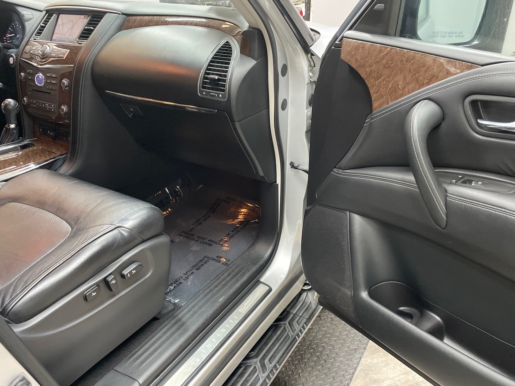 2015 INFINITI QX80 Image 38