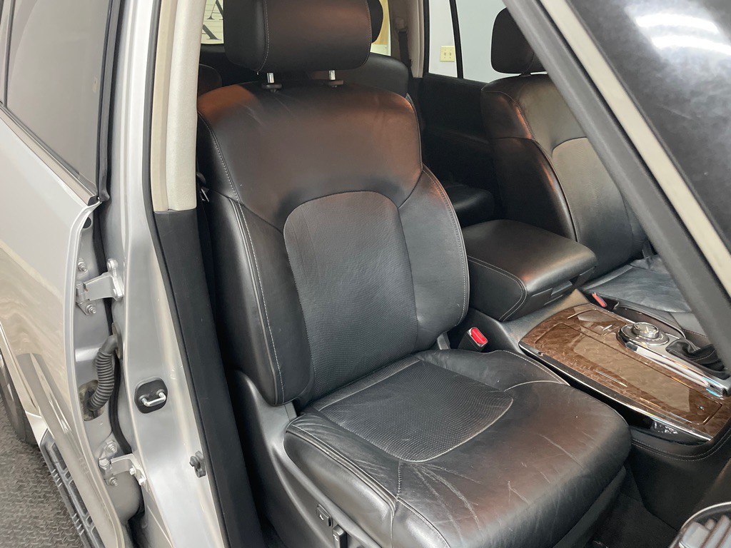 2015 INFINITI QX80 Image 42