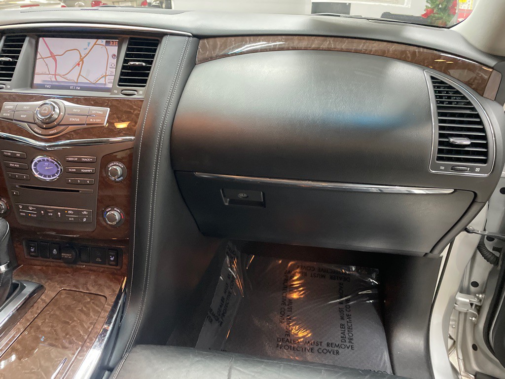 2015 INFINITI QX80 Image 43
