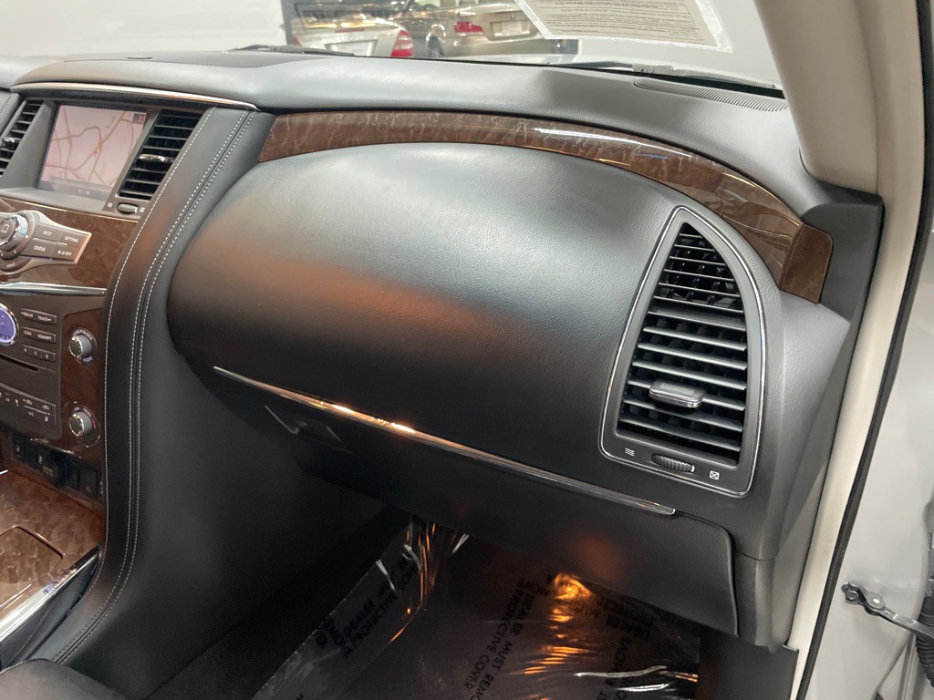 2015 INFINITI QX80 Image 44