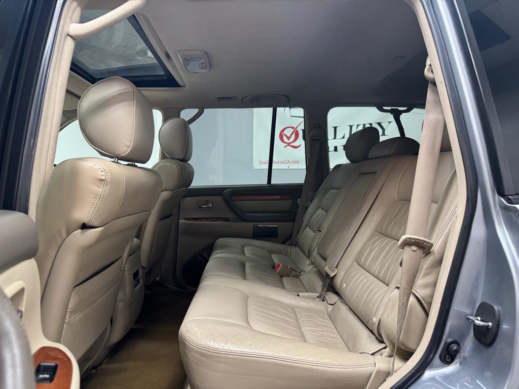 2005 Lexus LX Image 46