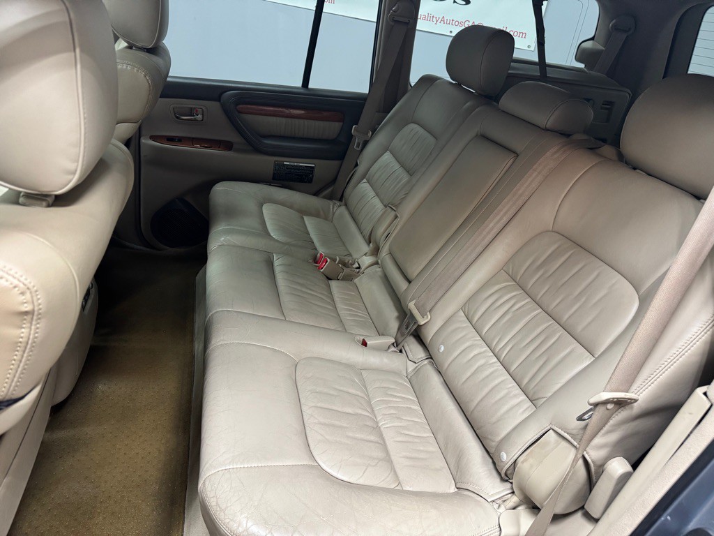 2005 Lexus LX Image 47