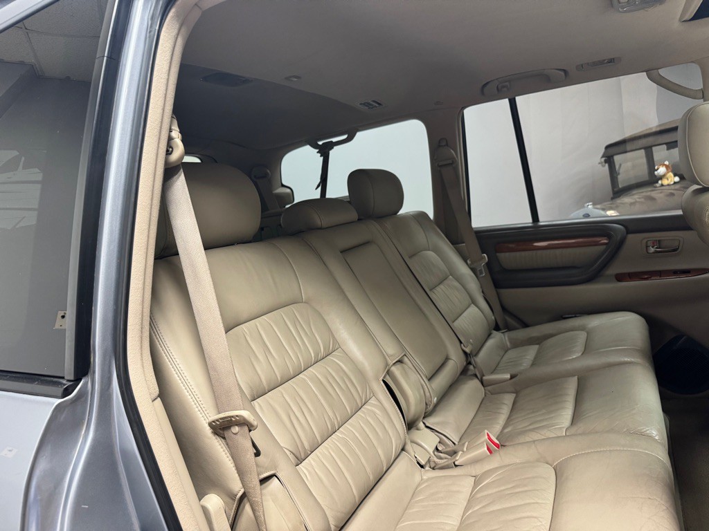 2005 Lexus LX Image 54