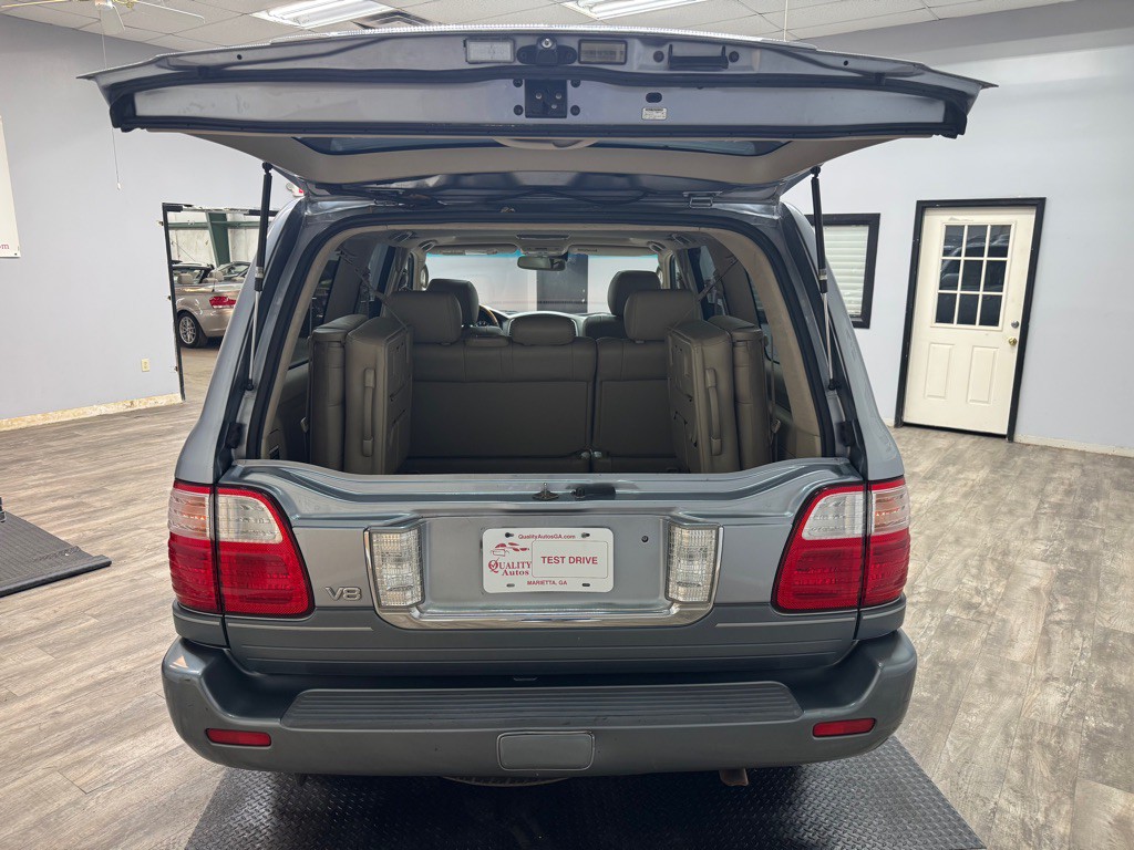 2005 Lexus LX Image 60
