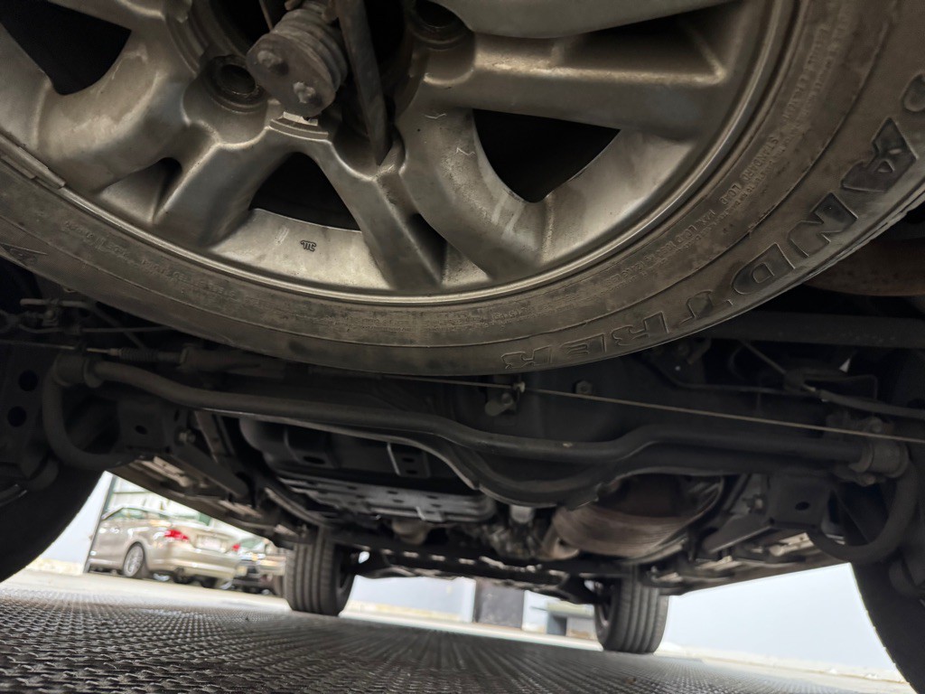 2005 Lexus LX Image 64