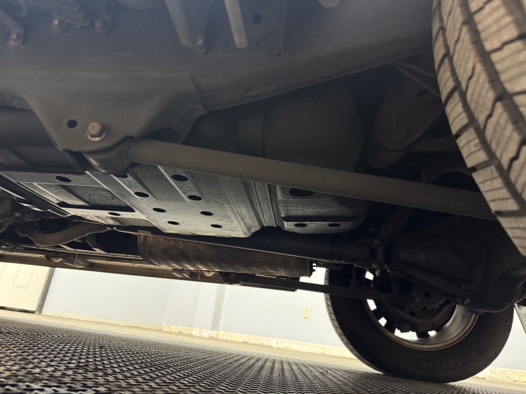 2005 Lexus LX Image 65