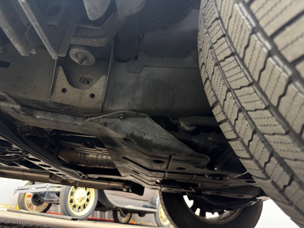 2005 Lexus LX Image 70
