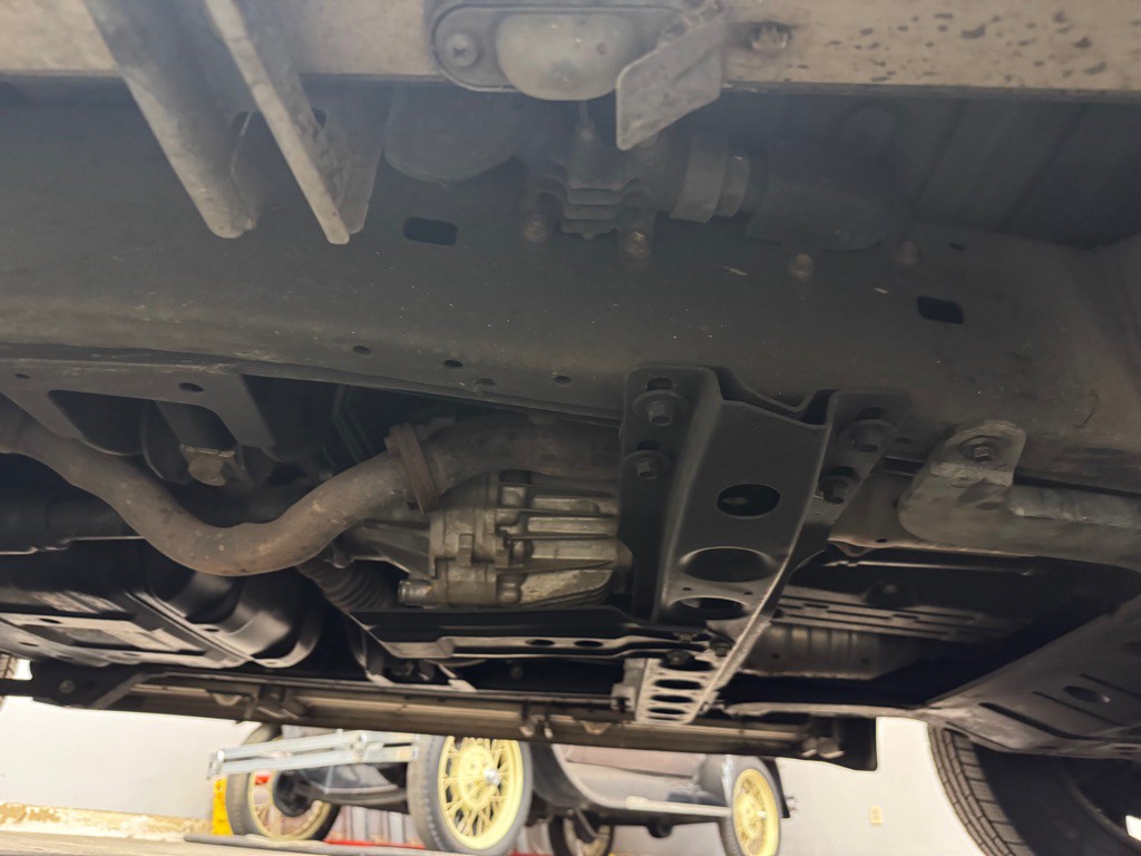 2005 Lexus LX Image 71