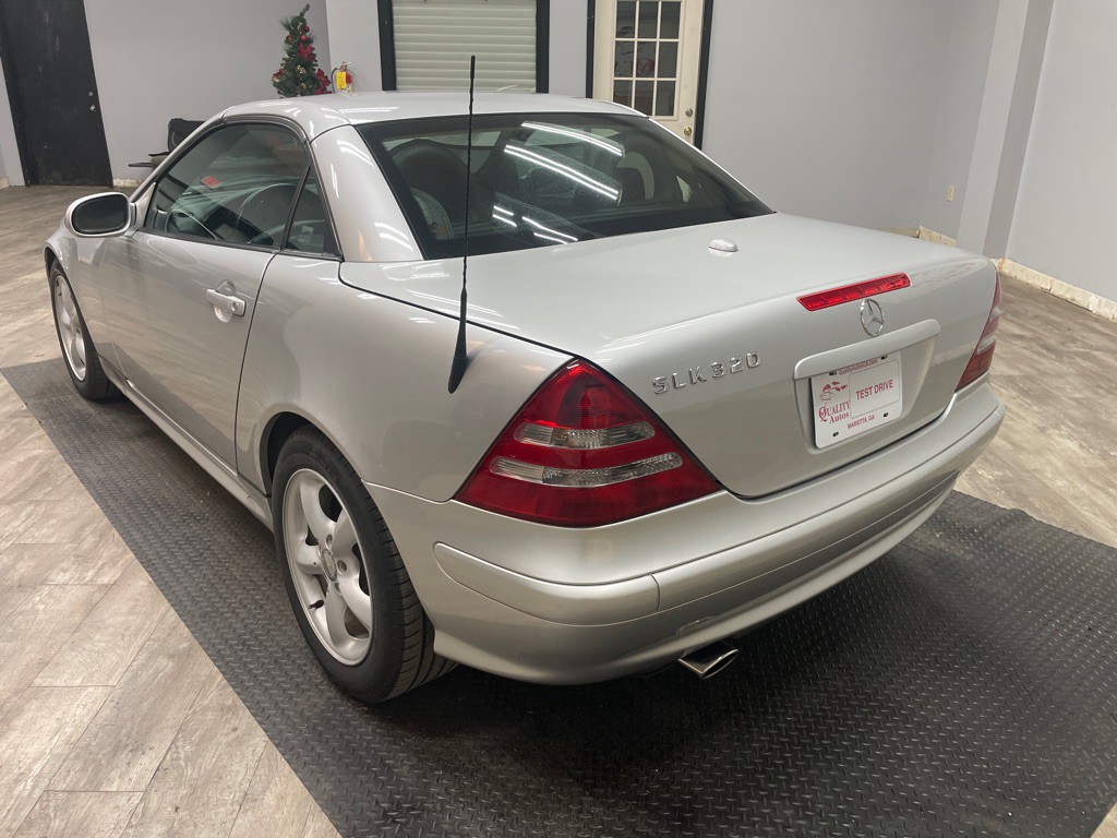 2004 Mercedes-Benz SLK-Class Image 16