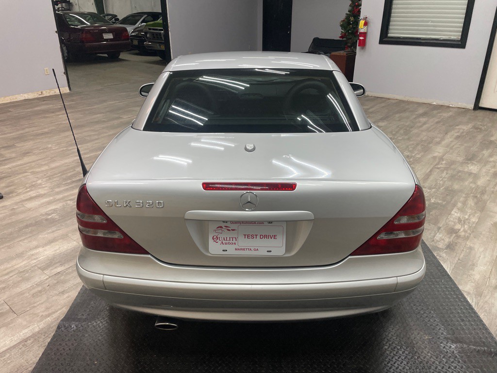 2004 Mercedes-Benz SLK-Class Image 17