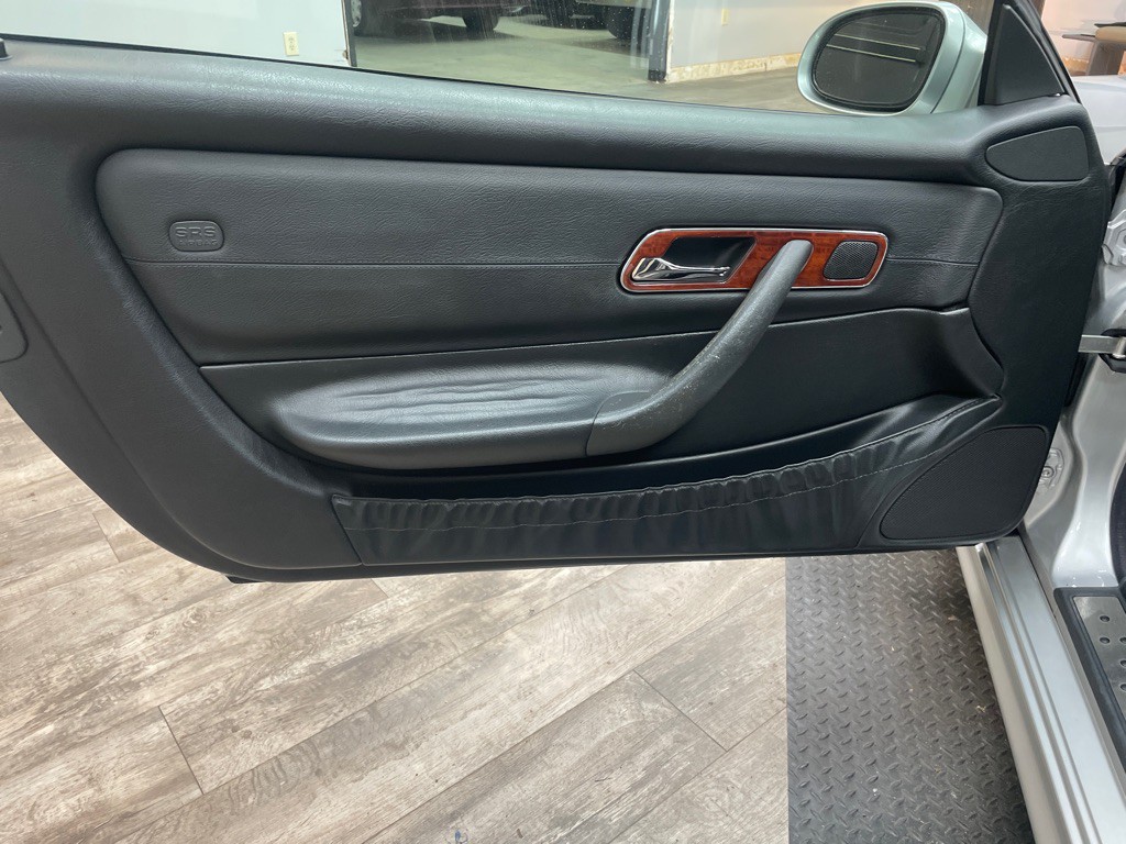 2004 Mercedes-Benz SLK-Class Image 22