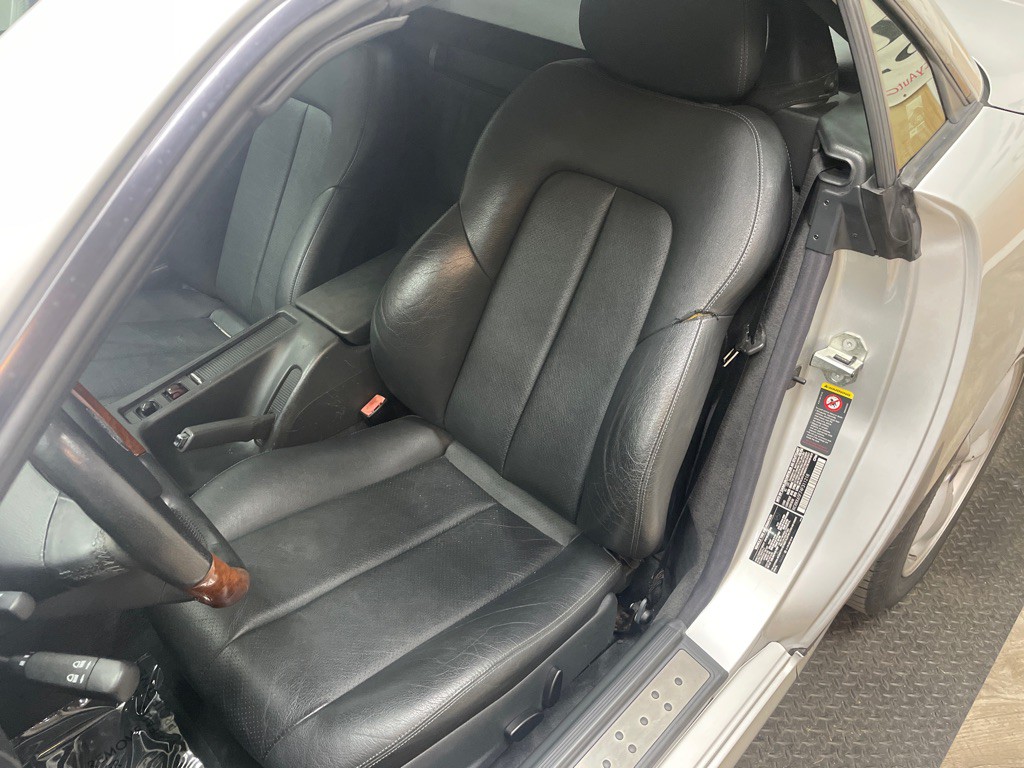 2004 Mercedes-Benz SLK-Class Image 24