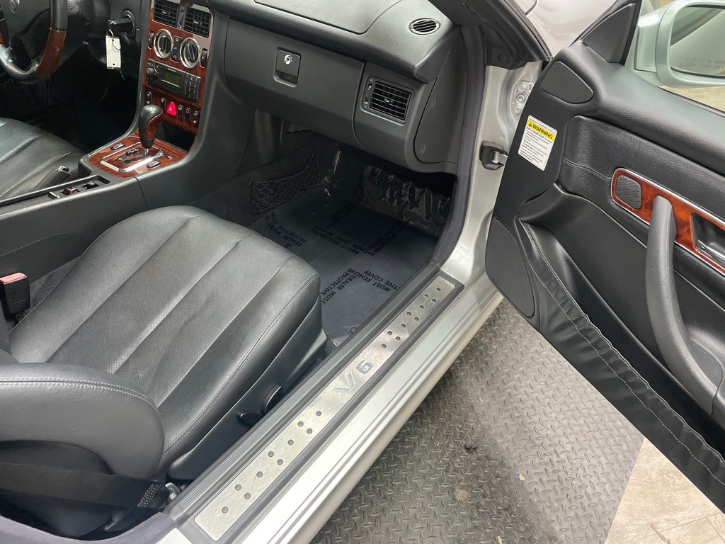 2004 Mercedes-Benz SLK-Class Image 31