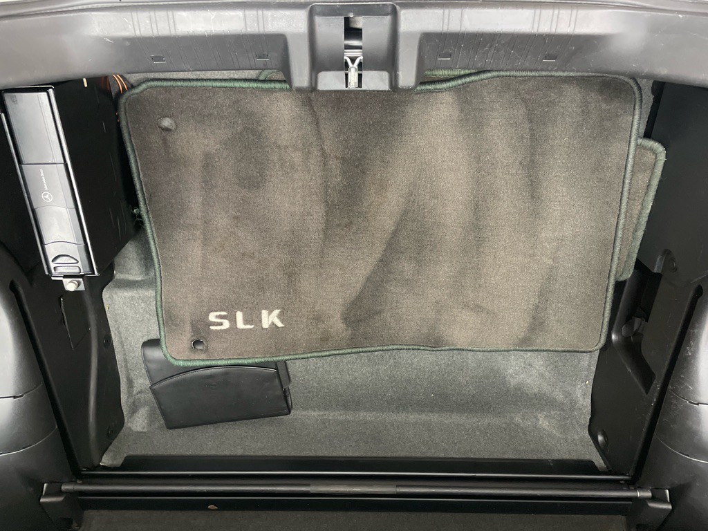 2004 Mercedes-Benz SLK-Class Image 38