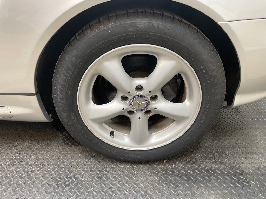 2004 Mercedes-Benz SLK-Class Image 44