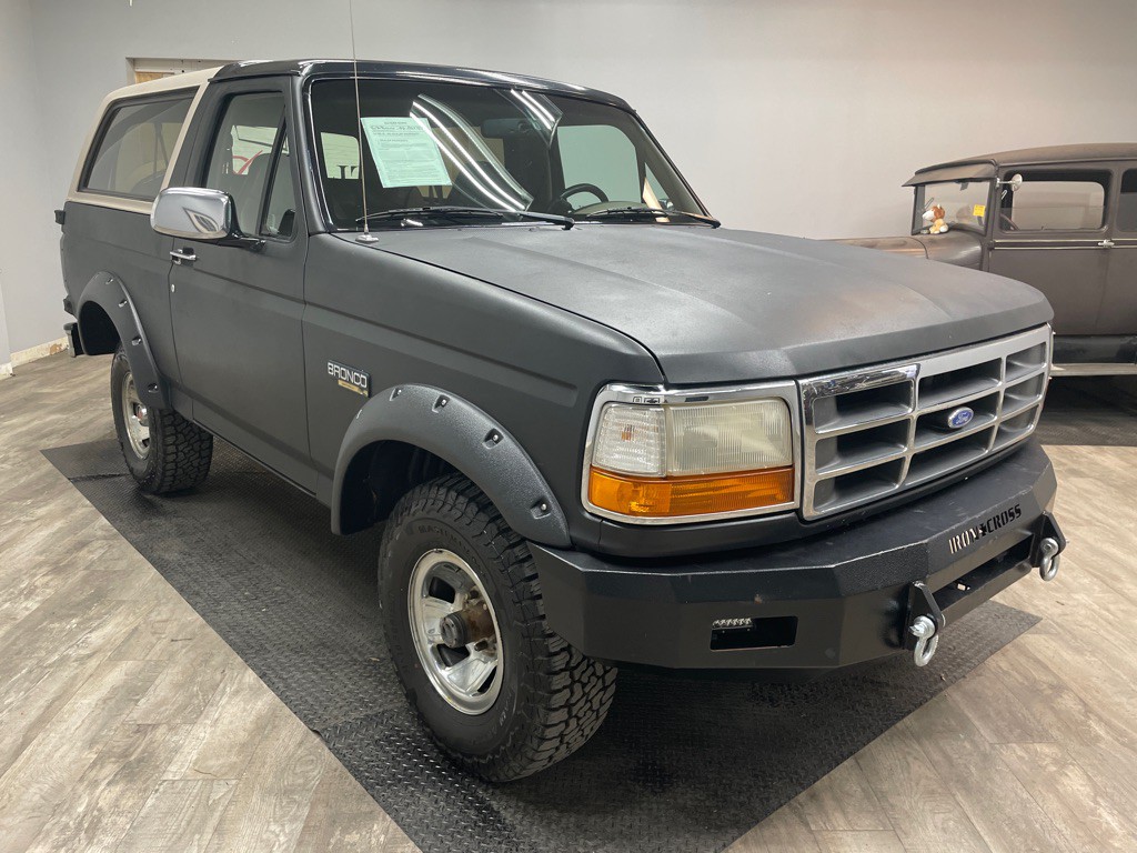 1996 Ford Bronco Image 11
