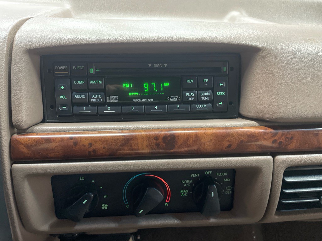 1996 Ford Bronco Image 22