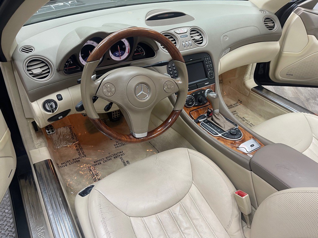 2009 Mercedes-Benz SL-Class Image 18