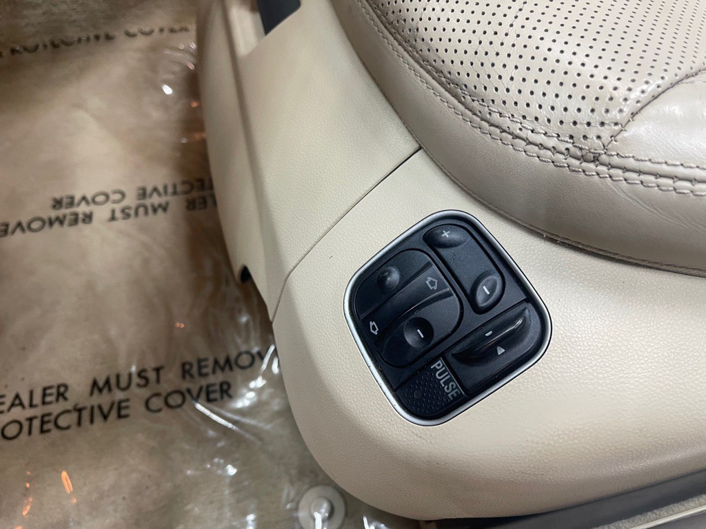 2009 Mercedes-Benz SL-Class Image 21