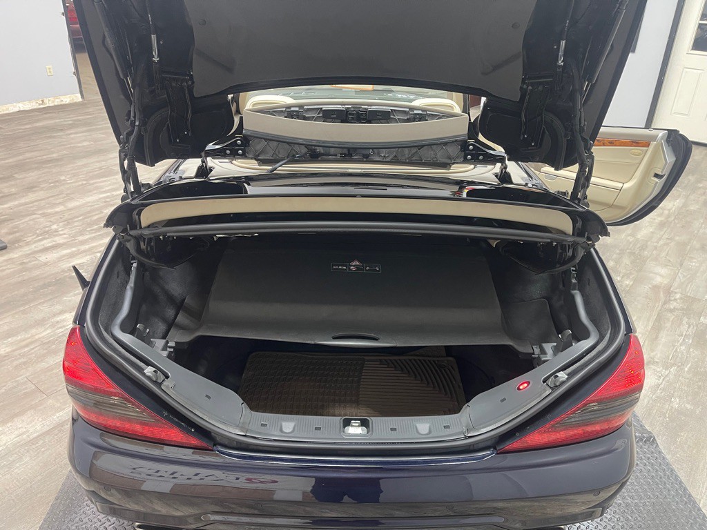 2009 Mercedes-Benz SL-Class Image 27