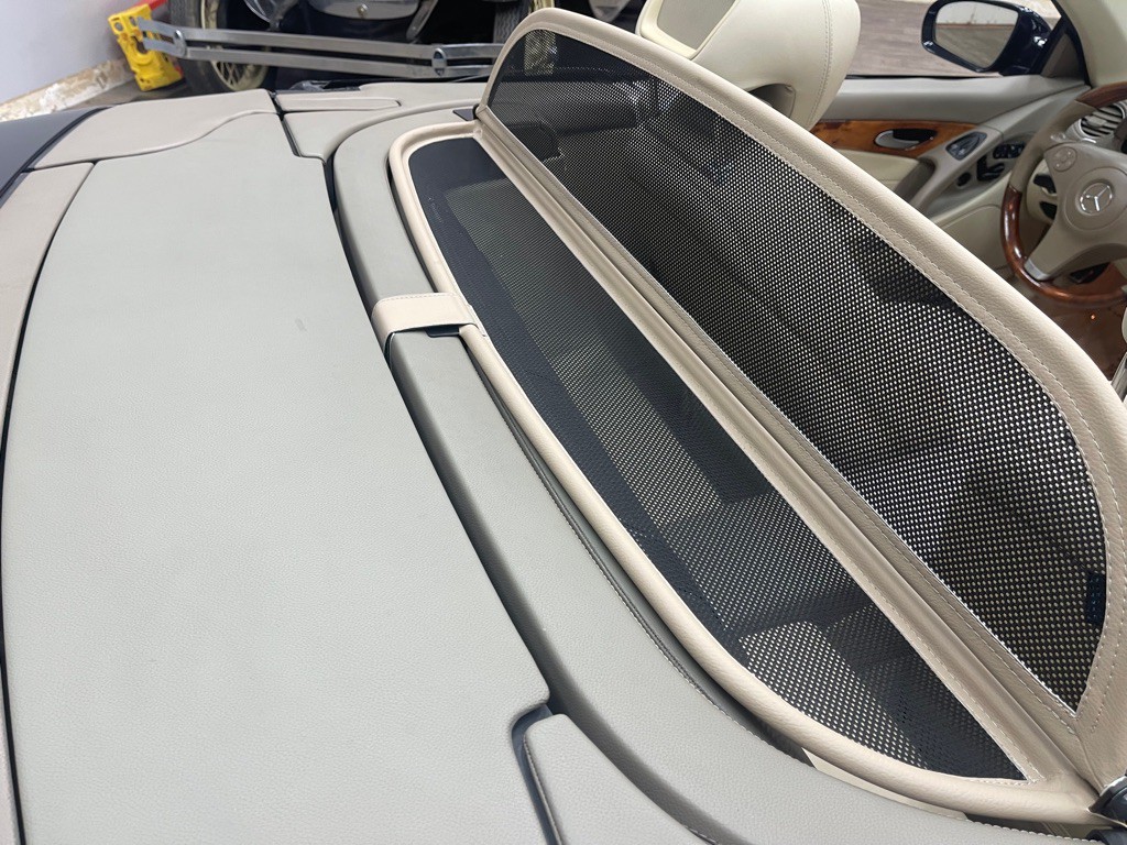 2009 Mercedes-Benz SL-Class Image 28