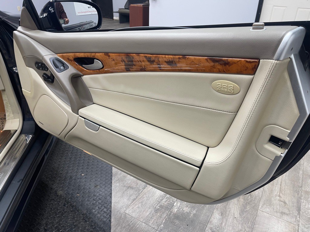 2009 Mercedes-Benz SL-Class Image 29