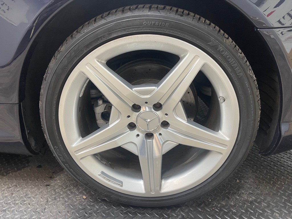 2009 Mercedes-Benz SL-Class Image 36