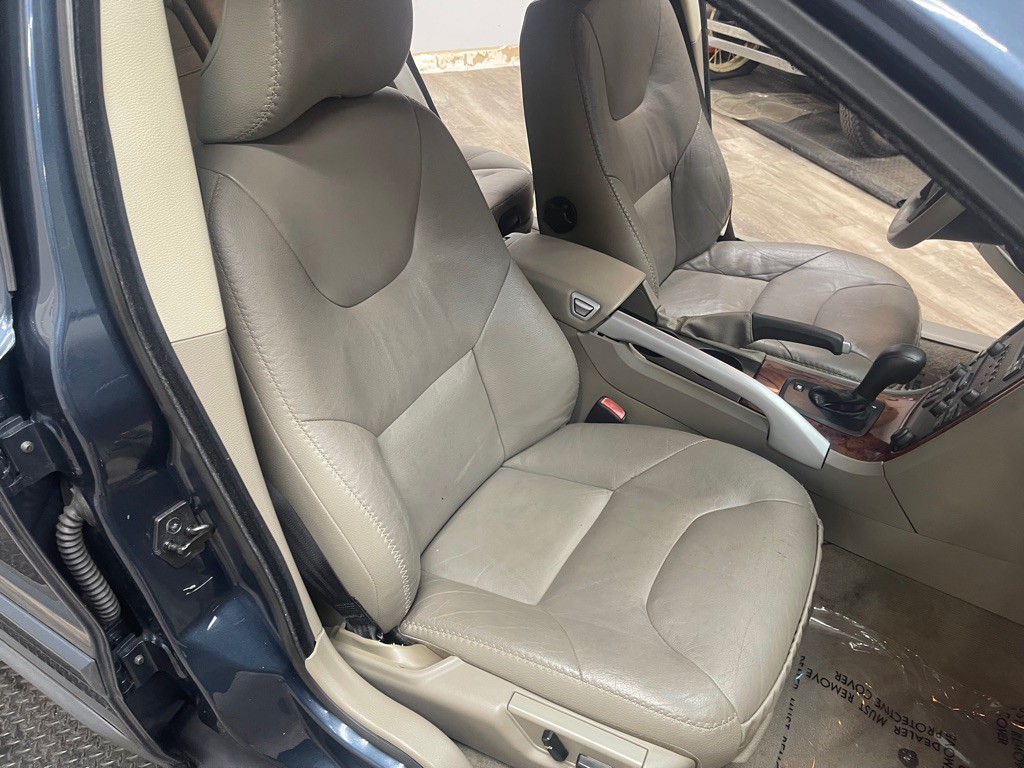 2007 Volvo XC70 Image 23