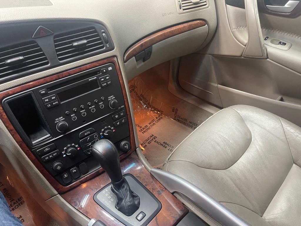 2007 Volvo XC70 Image 25