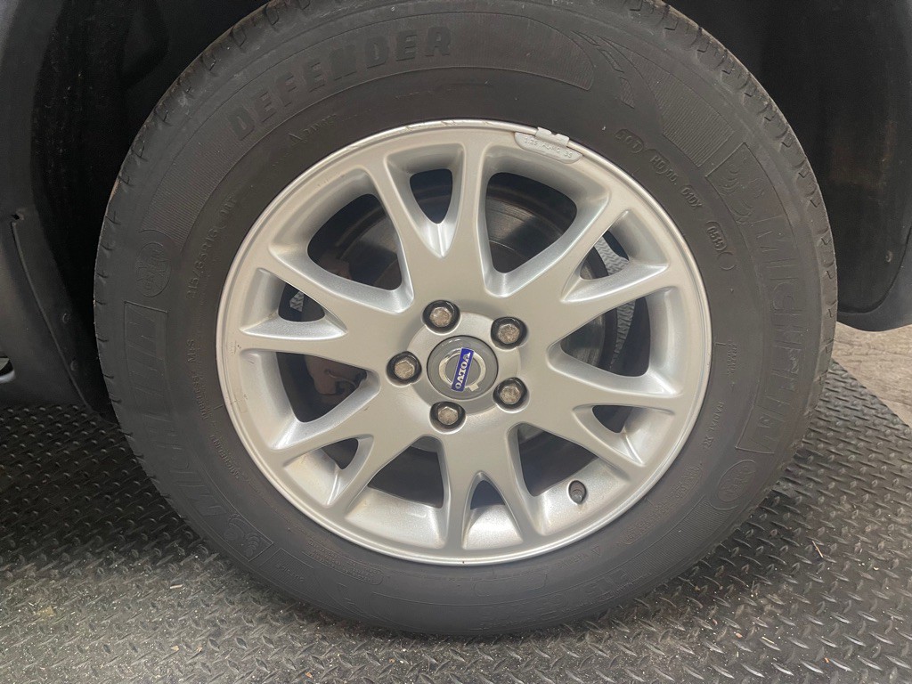 2007 Volvo XC70 Image 32