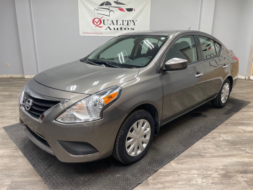 2017 Nissan Versa Image 1