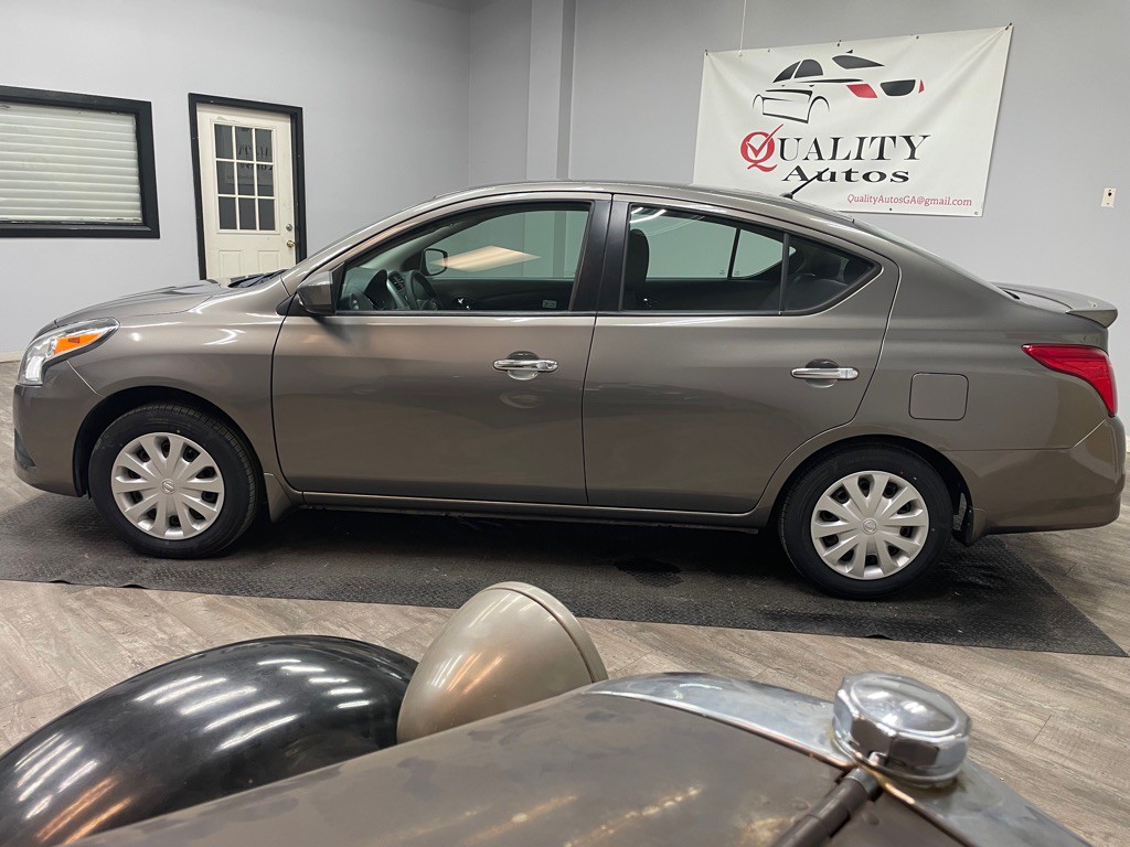 2017 Nissan Versa Image 6