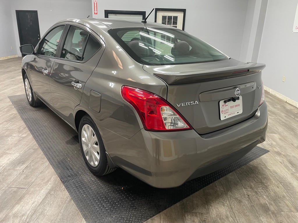 2017 Nissan Versa Image 7