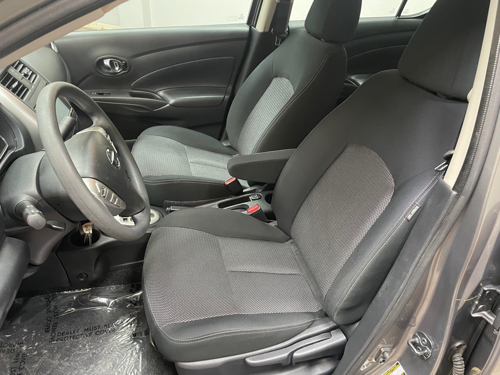 2017 Nissan Versa Image 11