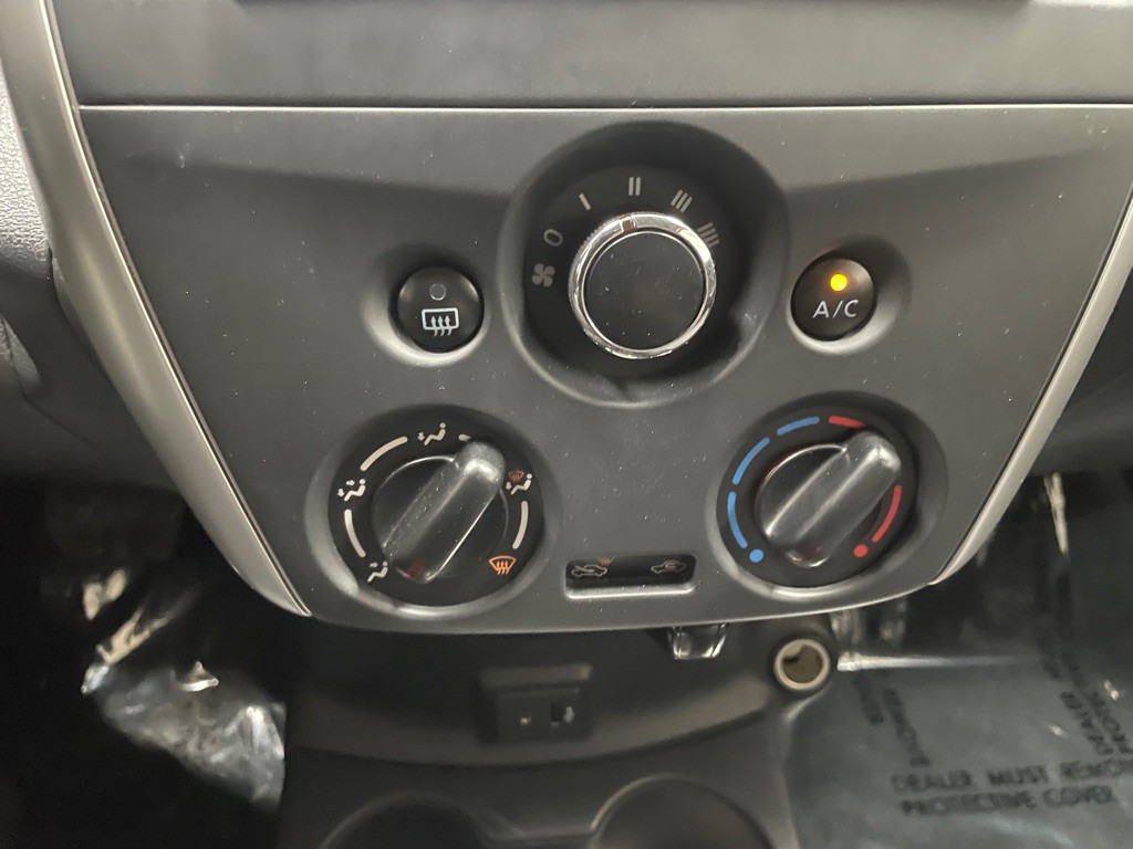 2017 Nissan Versa Image 15