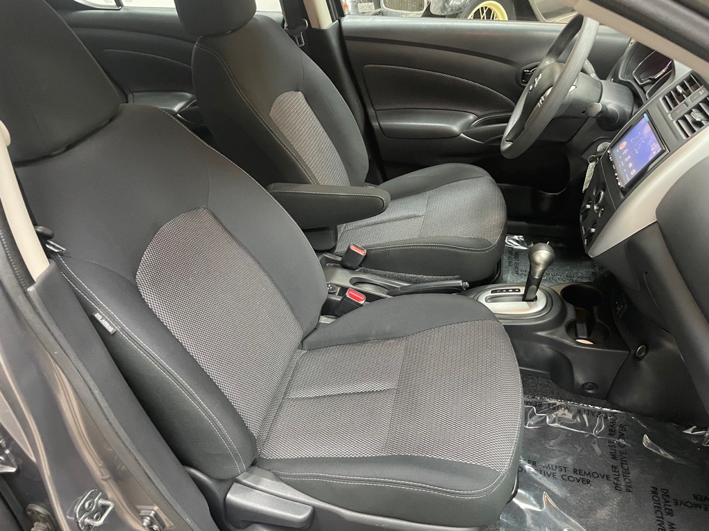 2017 Nissan Versa Image 18