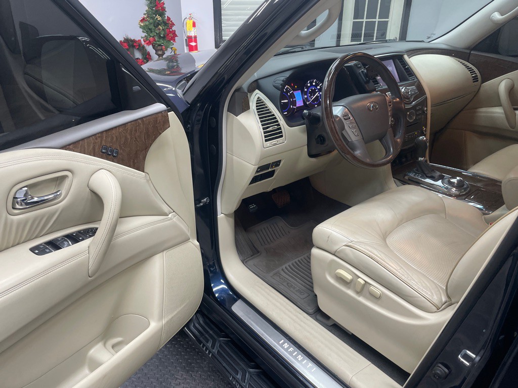 2017 INFINITI QX80 Image 4