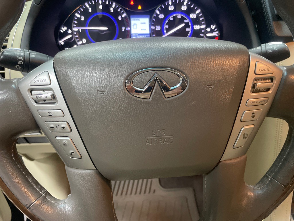 2017 INFINITI QX80 Image 23