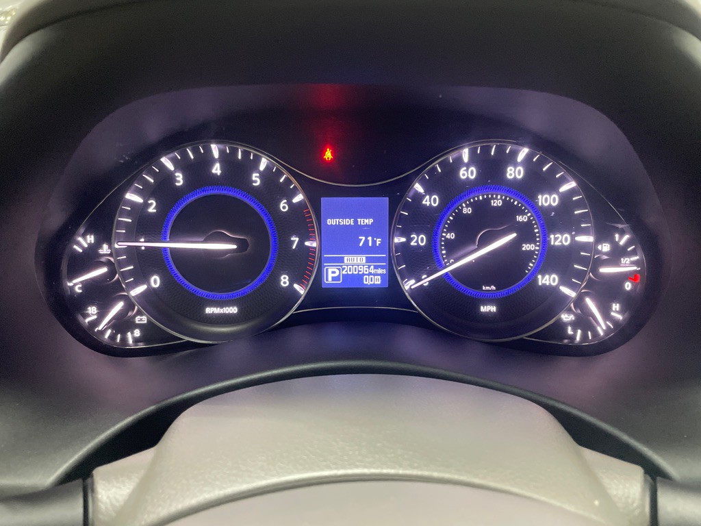 2017 INFINITI QX80 Image 25