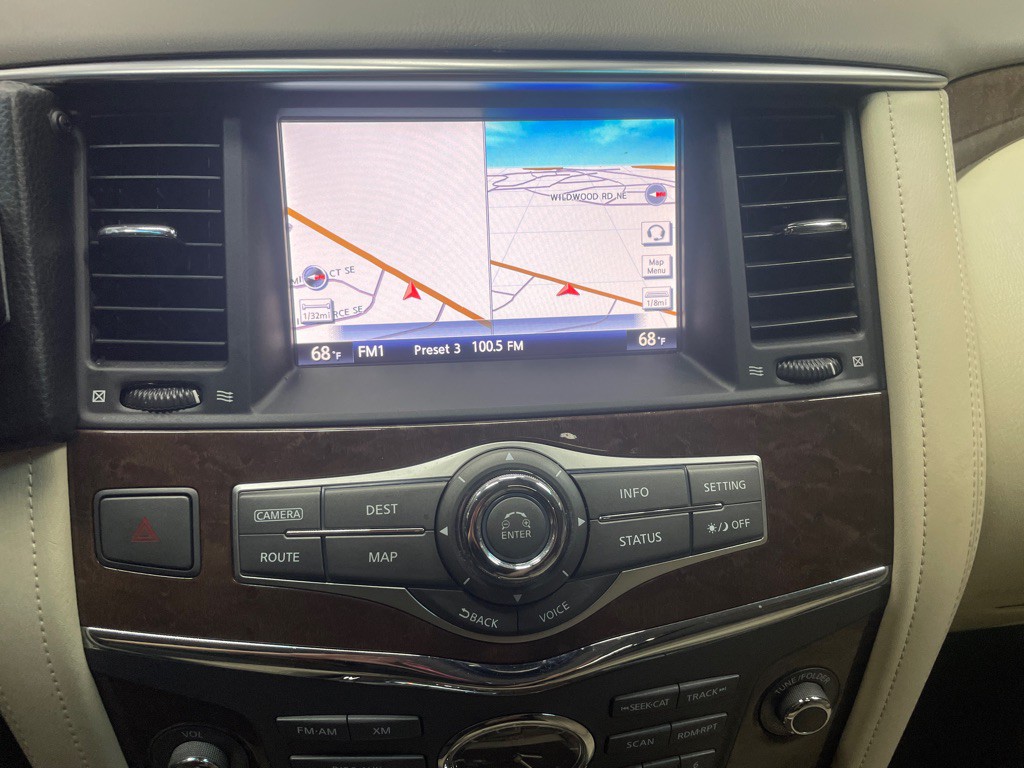 2017 INFINITI QX80 Image 27