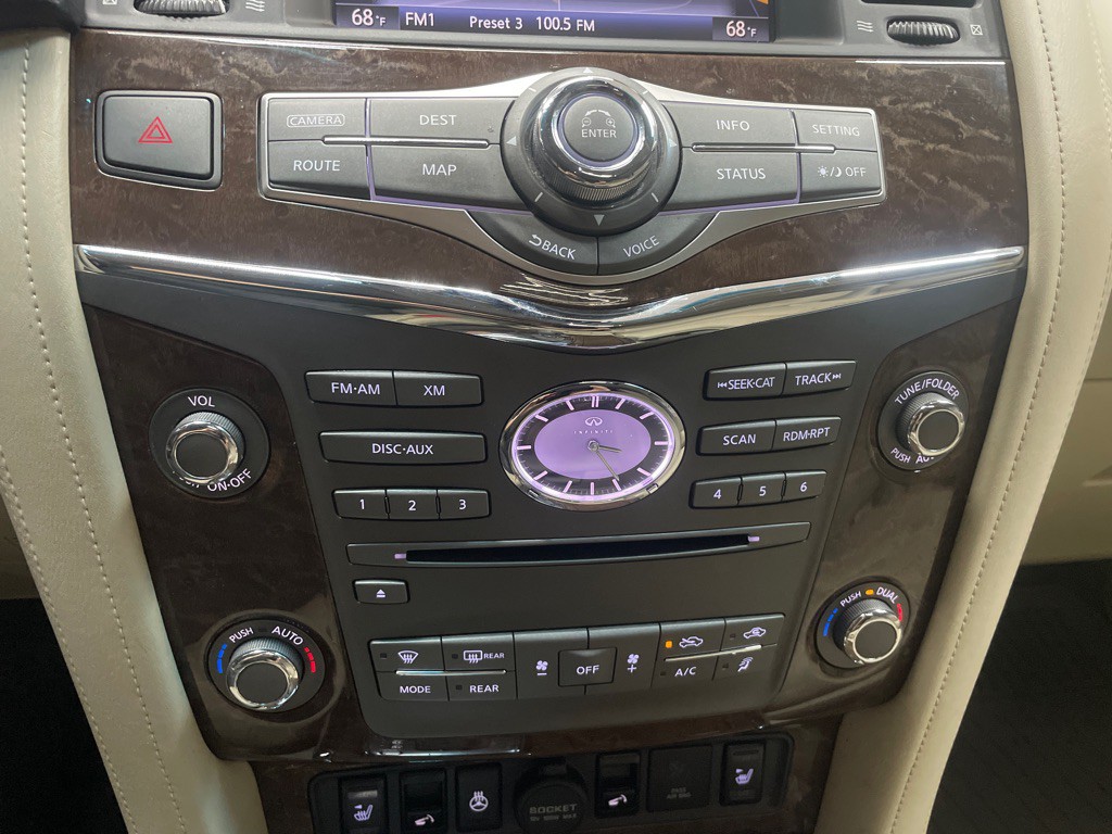 2017 INFINITI QX80 Image 30