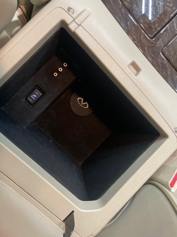 2017 INFINITI QX80 Image 33